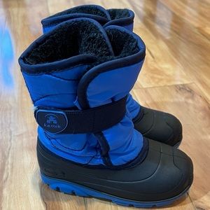 Boys snow boots size 10